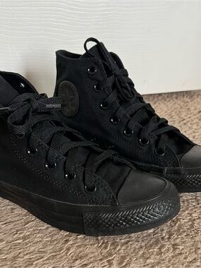 Converse Chuck Taylor All Star High Top All Black Lace Up Sneakers Womens 6.5